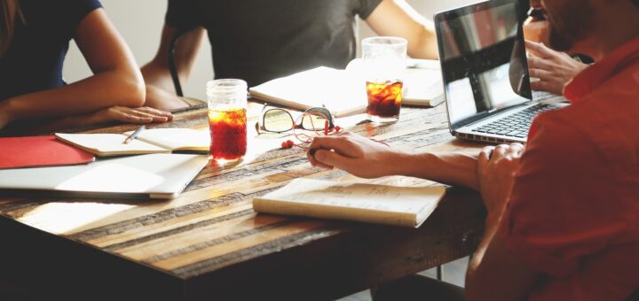 Work-life balance v praxi: Jak najít rovnováhu podle zkušeností úspěšných firem
